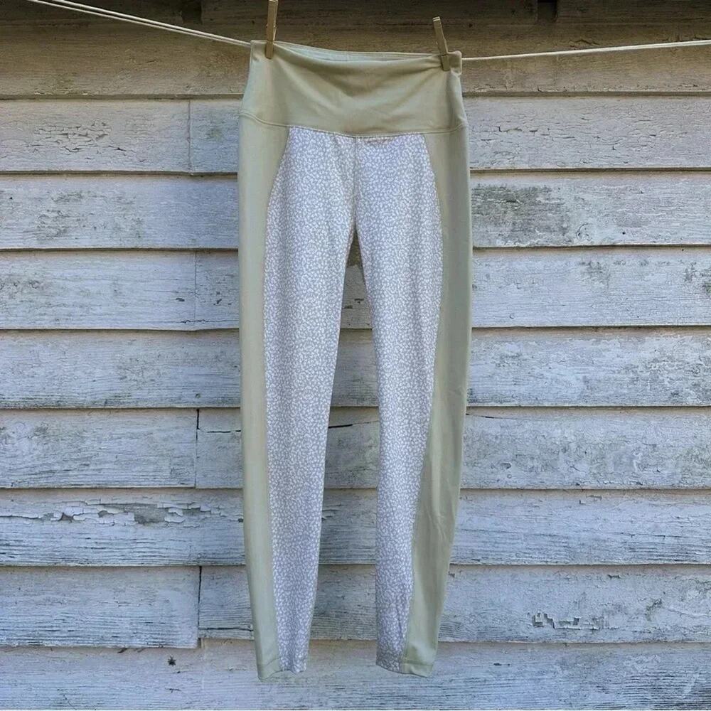 Zelos Tri-Tone Warmup Athletic Leggings in Desert/Oatmeal/Cloud Size‎ Medium